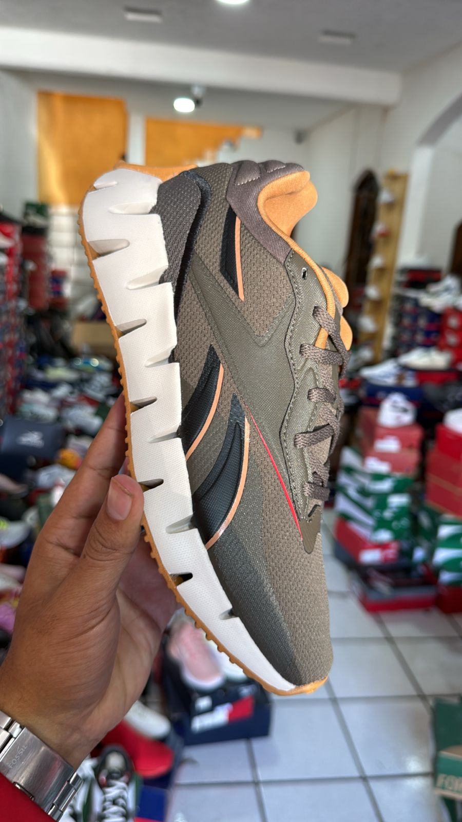 Calzado deportivo listo para envío